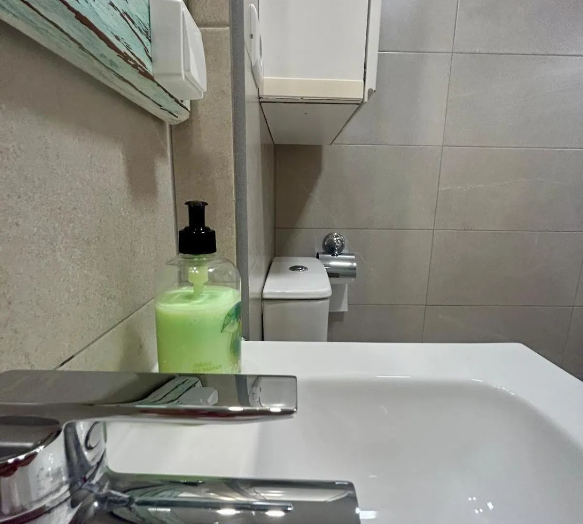 Centro Estudio Con Balcon Torremolinos Španělsko